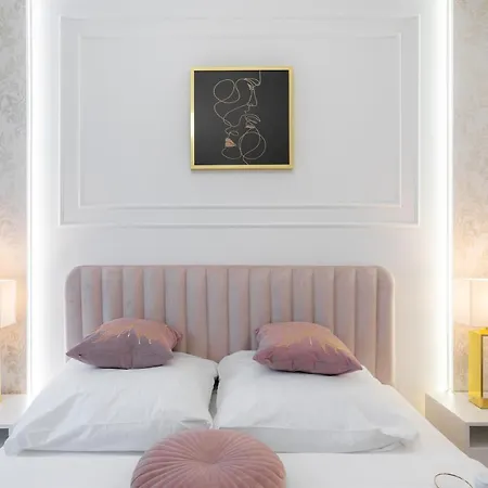 Exclusive Royal Apartment *